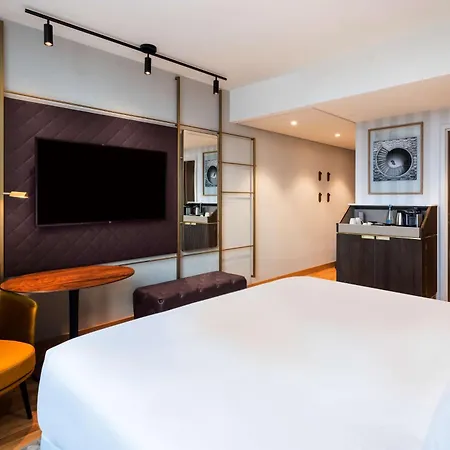 Nh Collection Hotel