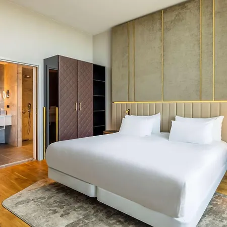 Nh Collection Hotel