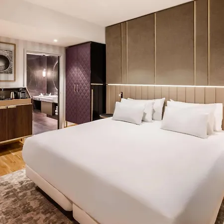Nh Collection Hotel 5*